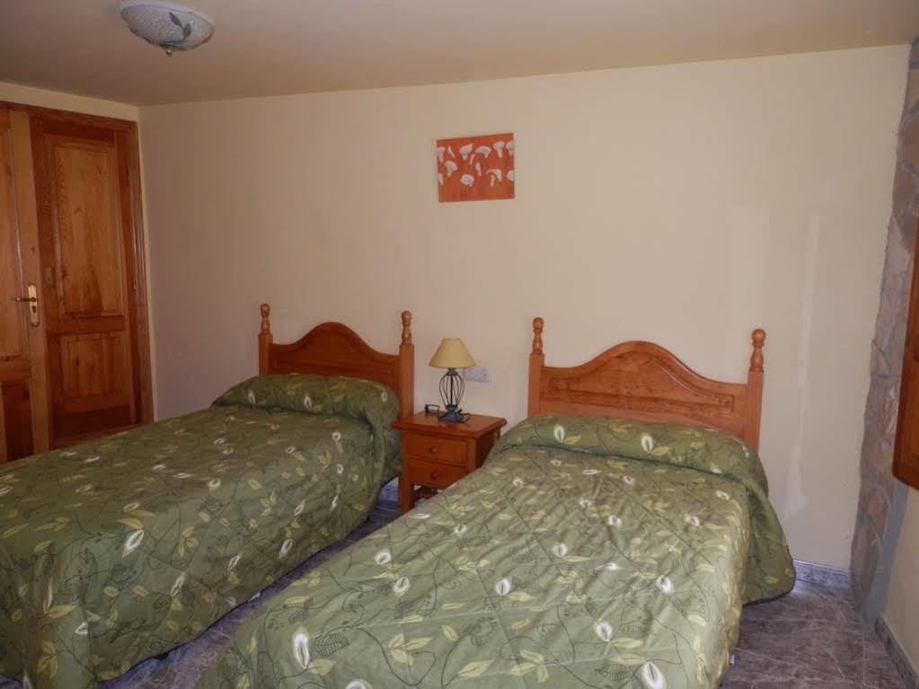 Hostal El Portalico Linares de Mora Exterior photo